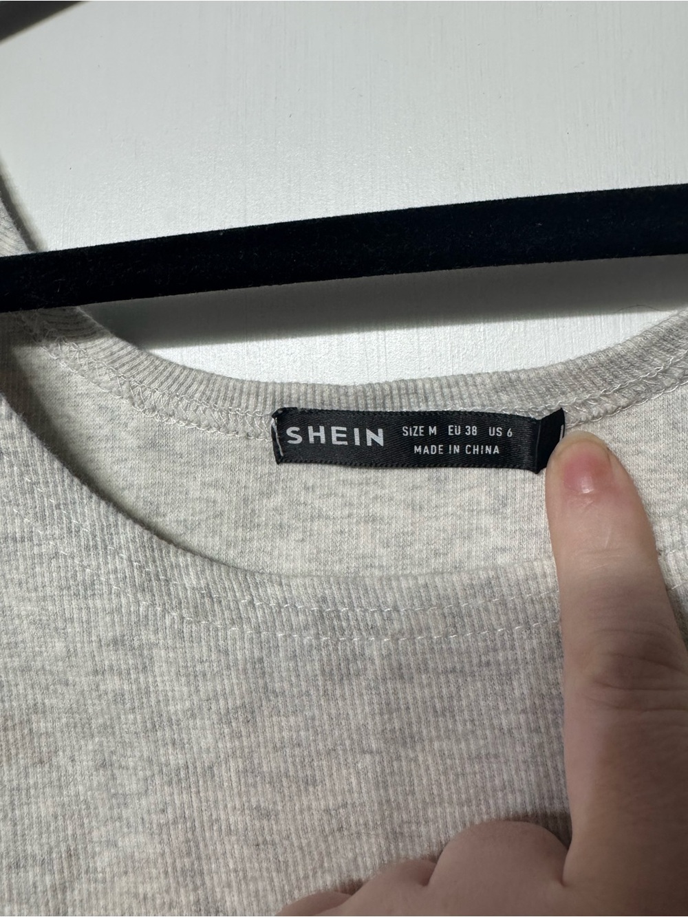 SHEIN Light Gray Ribbed Scoop Crop Tank - Picture 3 of 6